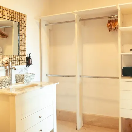 Luxury 4br With Private Pool In Morros Epic